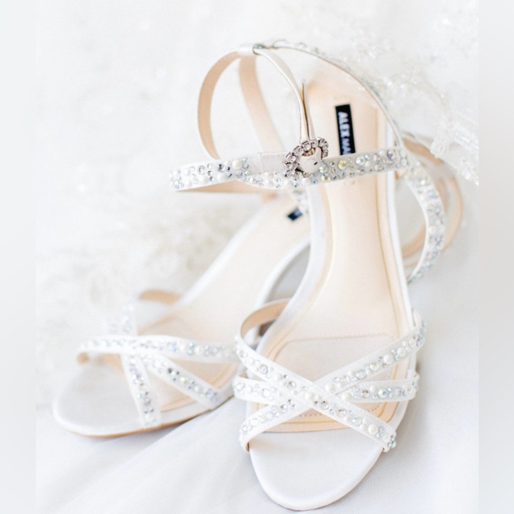 Alex Marie Kandis Heel